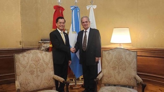 Deputy FM Ha Kim Ngoc has meeting with Argentine Acting Minister