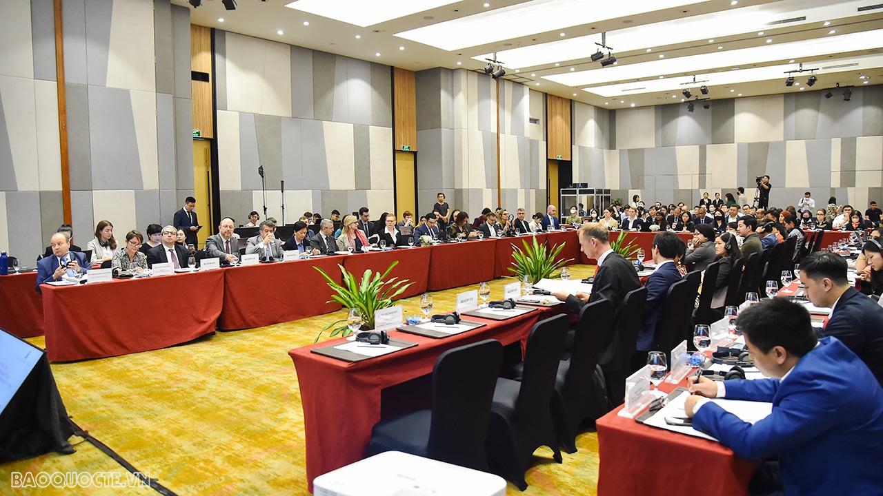 Int'l workshop "Experience in reporting under the UPR mechanism”  opened in Hanoi