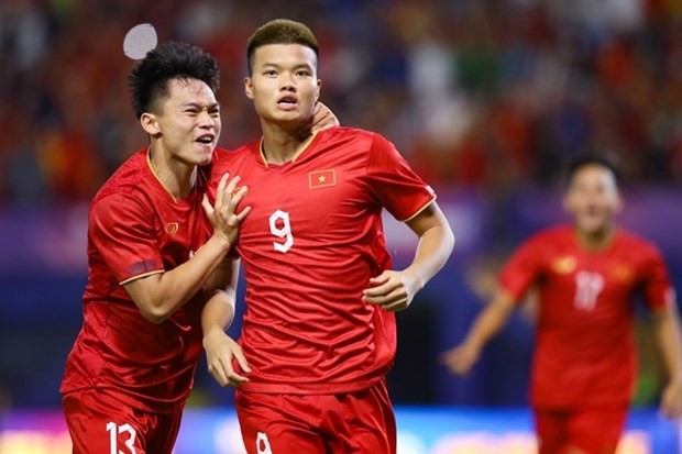 Vietnamese U22 men's football team begin SEA Games title defence with victory