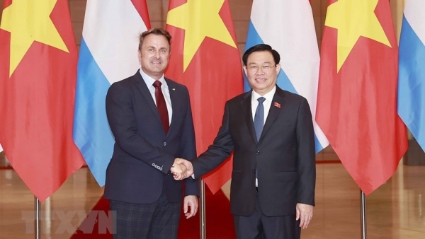 NA Chairman Vuong Dinh Hue welcomes Luxembourg Prime Minister Xavier Bettel