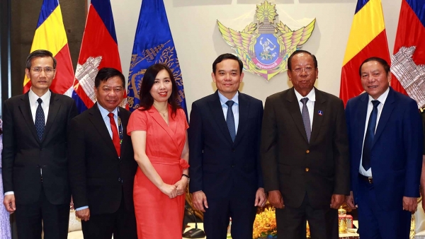 Vietnamese, Cambodian Deputy PMs meet ahead of SEA Games 32 opening ceremony