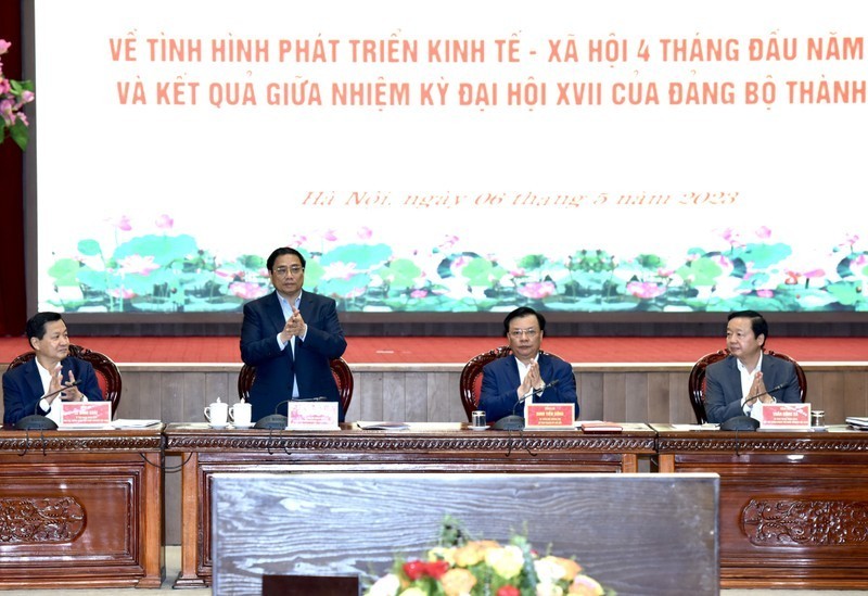 PM urges Hanoi to mobilise all resources for development