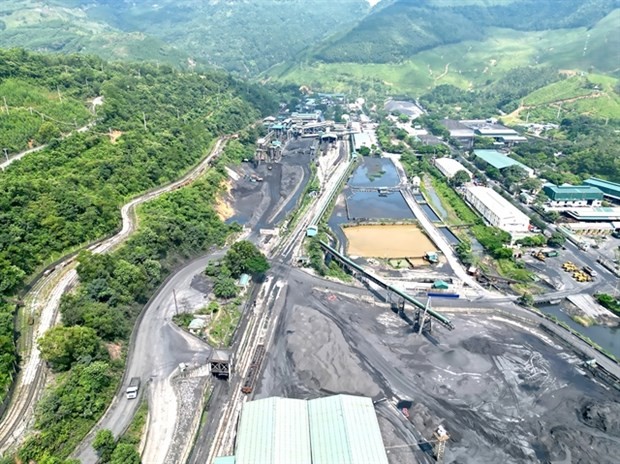 Vang Danh coal mine, with more than 5,000 employees, is one of the biggest mines in the northern border province of Quang Ninh (Photo: VNA)