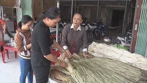 Tien Giang seeks ways to boost its handicraft products for export