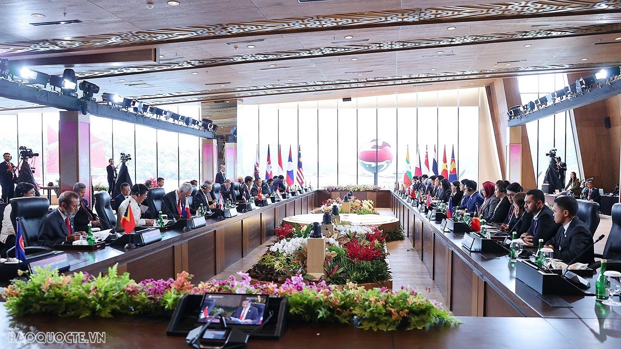 ASEAN 42: Lãnh đạo ASEAN lắng nghe ý kiến cộng đồng về Cộng đồng ASEAN ASEAN leaders agree to strengthen capacity, institutional effectiveness