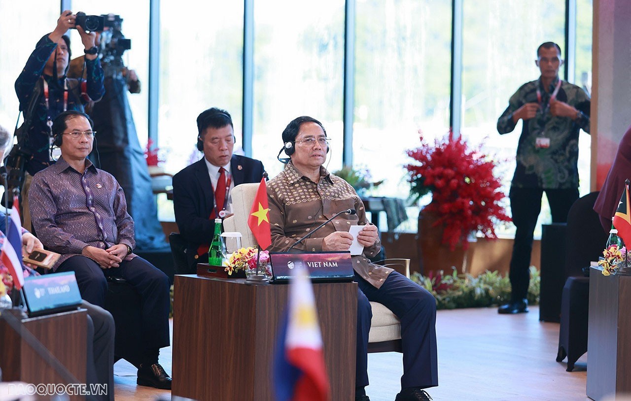 Prime Minister Pham Minh Chinh attends retreat session of 42nd ASEAN Summit
