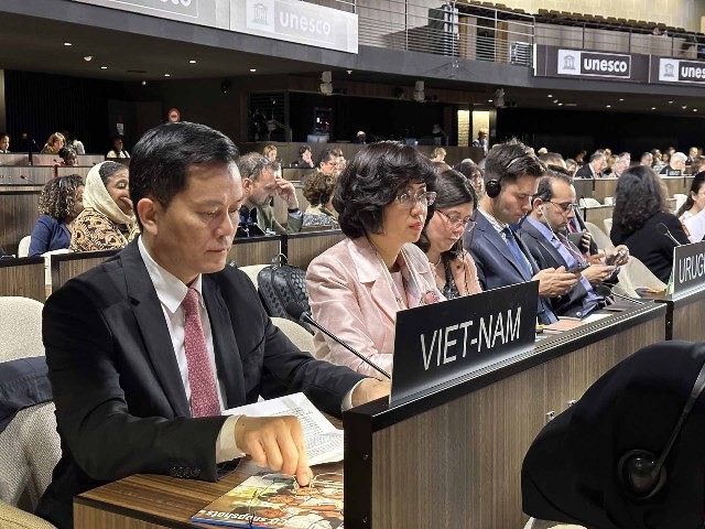 Deputy FM Ha Kim Ngoc attends 216th session of UNESCO Executive Board
