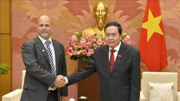 To further tighten special traditional friendship, fraternal solidarity between Vietnam and Cuba