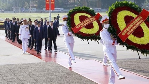 Leaders pay tribute to President Ho Chi Minh on 133rd birth anniversary