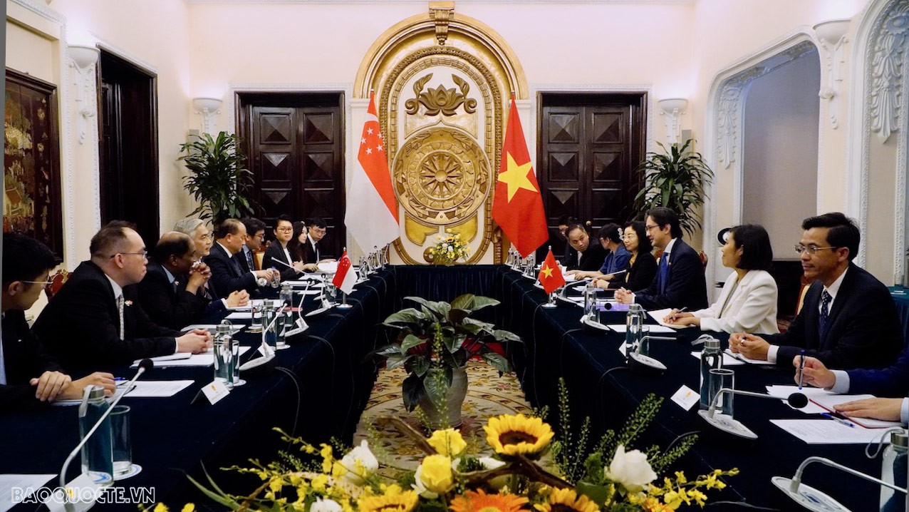 Review on external affairs from May 15-21: PM&rsquo;s successful attendance at expanded G7 Summit; Vietnam-Singapore political consultation