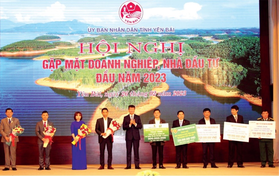 Entrepreneurs in Yen Bai contributed to social security activities.