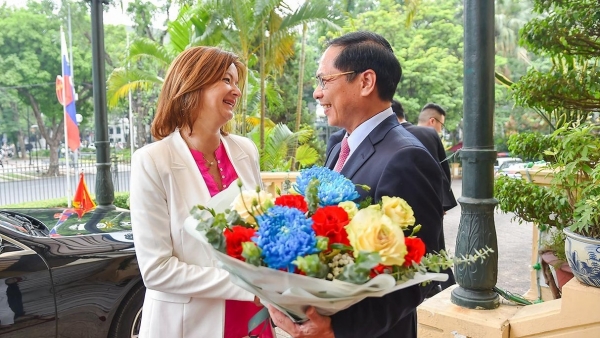 FM Bui Thanh Son welcomes Slovenian Deputy PM, Foreign Minister Tanja Fajon