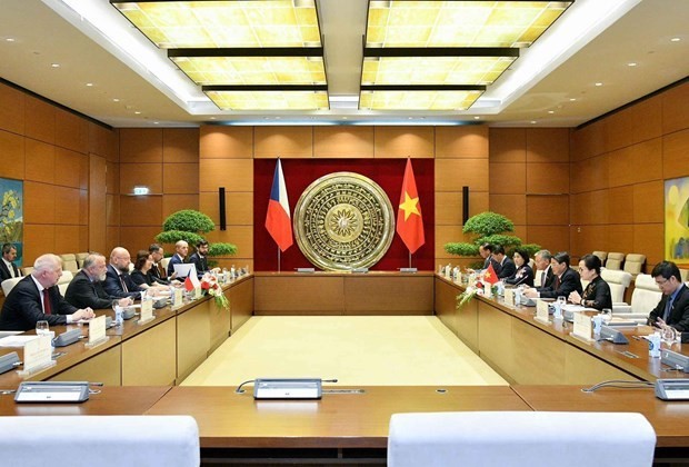 Vietnam, Czech legislative bodies hold talks, promote cooperation