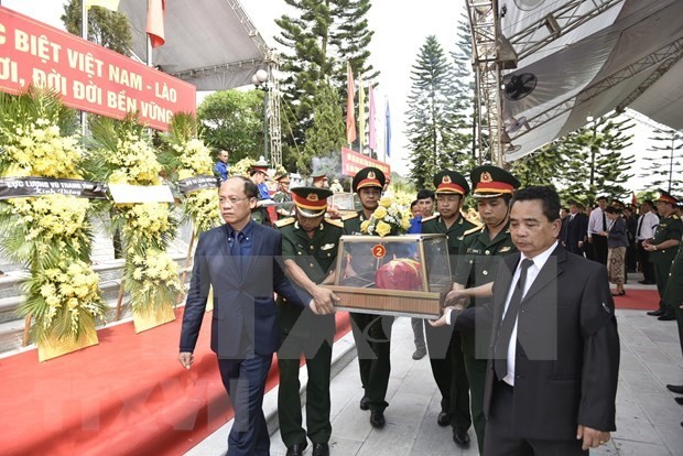 Remains of volunteer soldiers reburied in Ha Tinh province