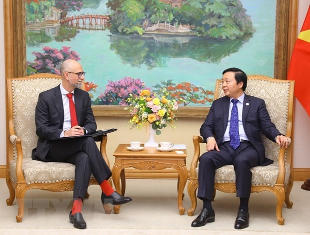 Deputy PM Tran Hong Ha receives Canadian Ambassador Shawn Perry Steil