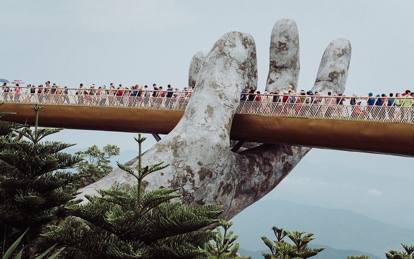 Vietnam’s tourism is recovering strongly with 110 million tourists expected this year, including eight million foreign visitors. (Photo: Unsplash)