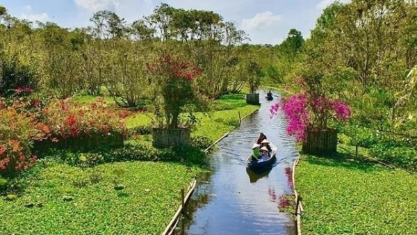 Mekong Delta has 10 more typical tourist destinations