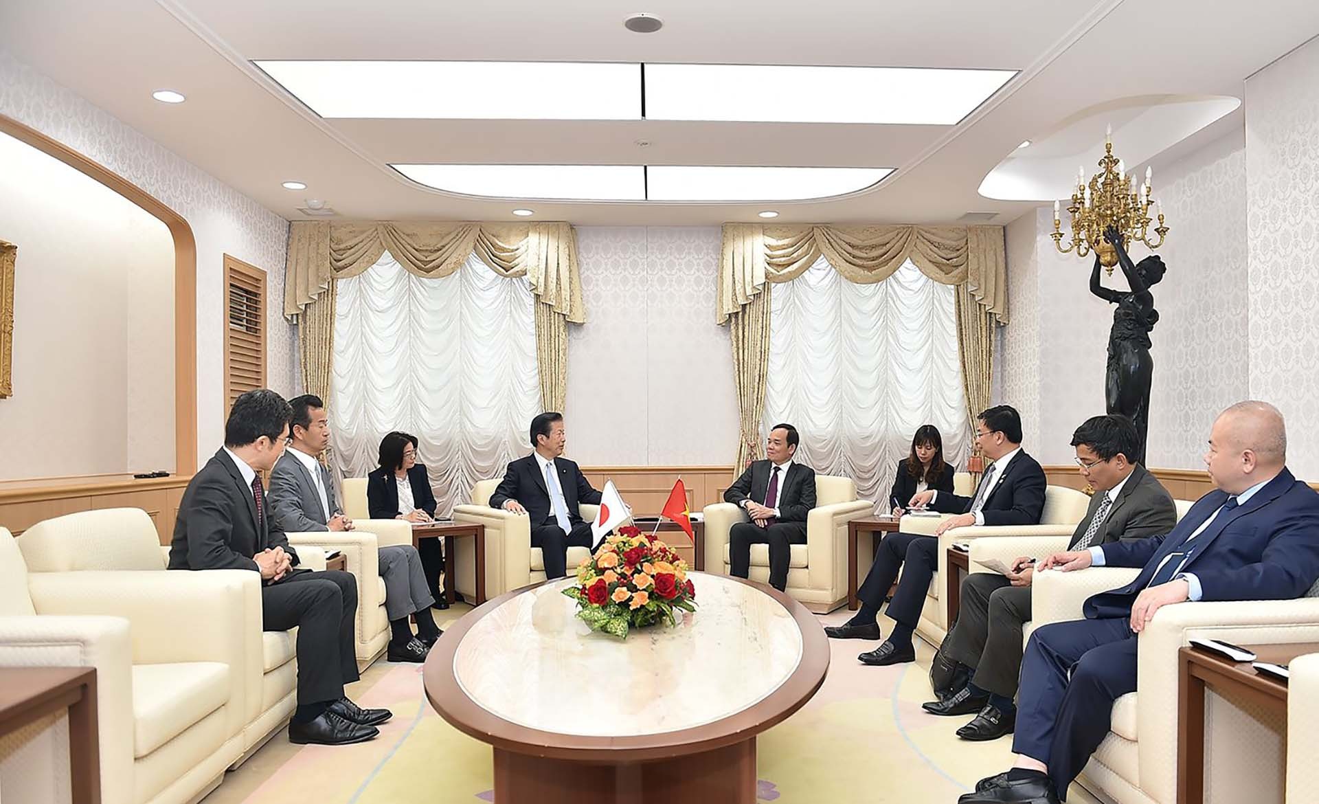 Phó Thủ tướng Trần Lưu Quang gặp Chủ tịch Đảng Công Yamaguchi Natsuo.