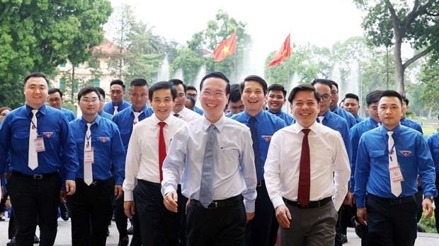 State leader meets youth exemplars in following President Ho’s teachings