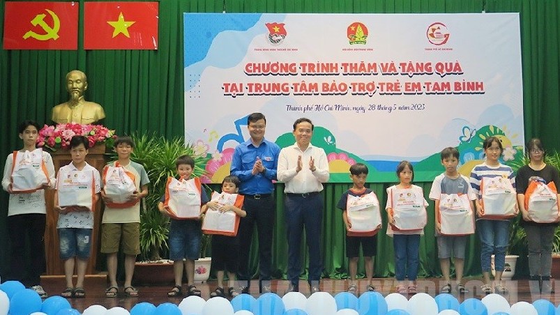 Deputy PM Tran Luu Quang launches summer activities for children in HCM City