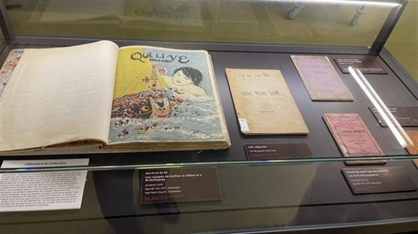 Old Vietnamese publications in Romanized script on display in Paris