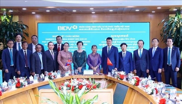 Cambodian Deputy Prime Minister visits headquarters of BIDV