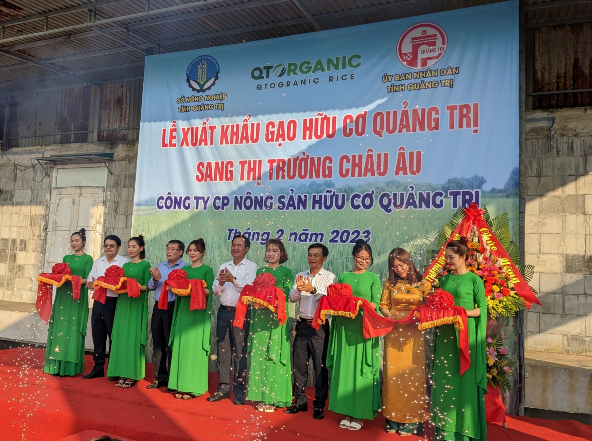 The ceremony launching Quang Tri organic rice exports to the European market