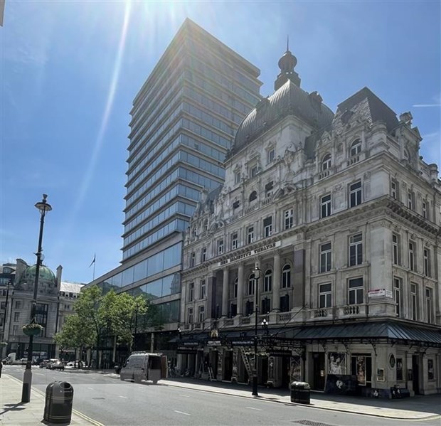 The 19-storey New Zealand House on Haymarket, located at the centre of London, was built on the ground of Carlton Hotel, a luxury hotel operating from 1899 to 1940, where the late leader of Vietnam worked as a kitchenhand. (Photo: VNA)