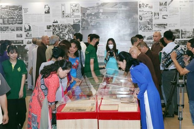 Exhibition showcases press materials on Buddhism | Society | Vietnam+ (VietnamPlus)