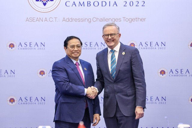 Thủ tướng Chính phủ Phạm Minh Chính gặp Thủ tướng Australia Anthony Albanese dịp Cấp cao ASEAN tại Campuchia, tháng 11/2022. (Nguồn: VGP)