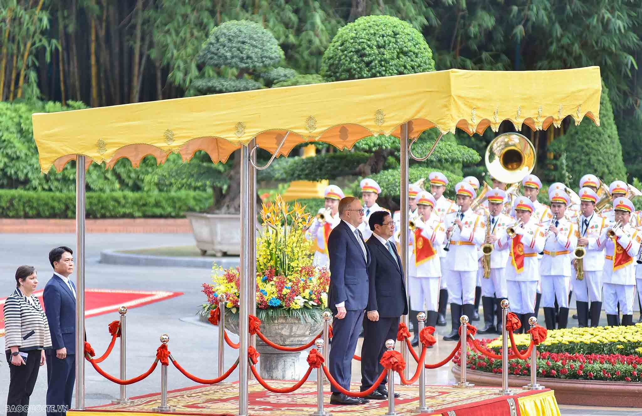 Vietnamese Prime Minsiter hosts official welcome ceremony for Australian counterpart