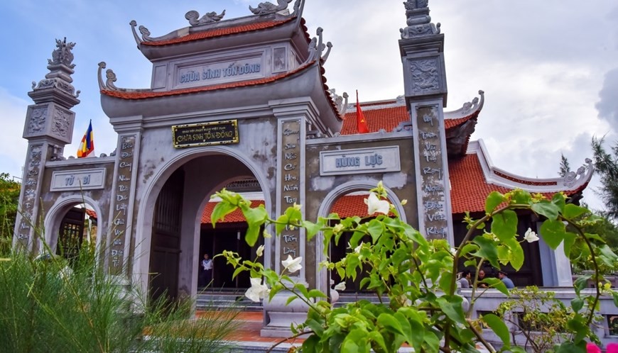 Sinh Ton Dong Pagoda also holds significant spiritual values as it affirms Vietnam’s sovereignty over seas and islands. Covering an area of 500 square metres, the pagoda features a three-entrance gate, a main hall, and a monks’ house. (Photo: Vietnam+)