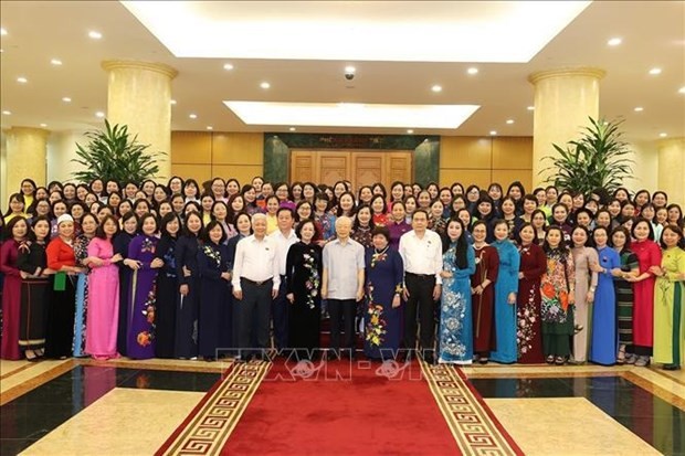 Party General Secretary Nguyen Phu Trong meets with 15th NA's female deputies