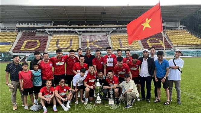 Vietnamese team defends championship in Czech Senate’s football tournament