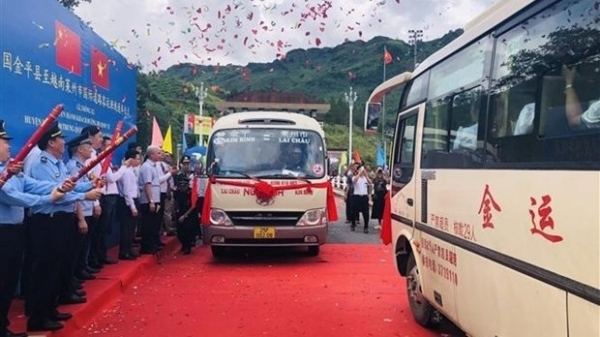 Vietnam-China int'l passenger transport route between Lai Chau and China's Yunnan open