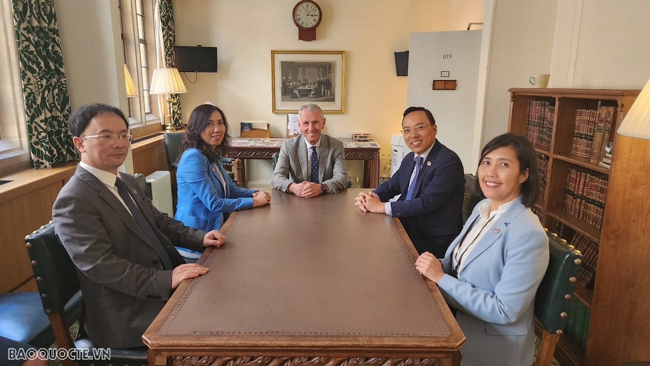 Vietnam, UK hold 9th strategic dialogue in London