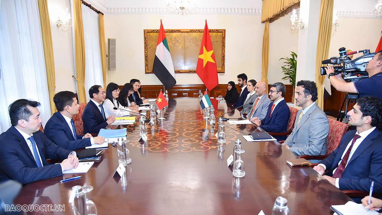 Vietnam, UAE Foreign Ministers hold talks, seeing ample room for cooperation