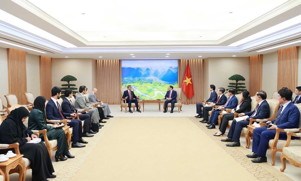 Prime Minister Pham Minh Chinh receives UAE Foreign Minister