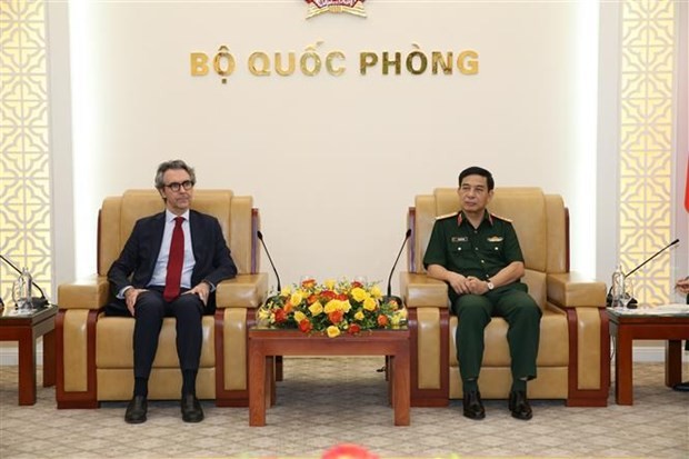 Minister of Defence Phan Van Giang receives EU Ambassador Giorgio Aliberti
