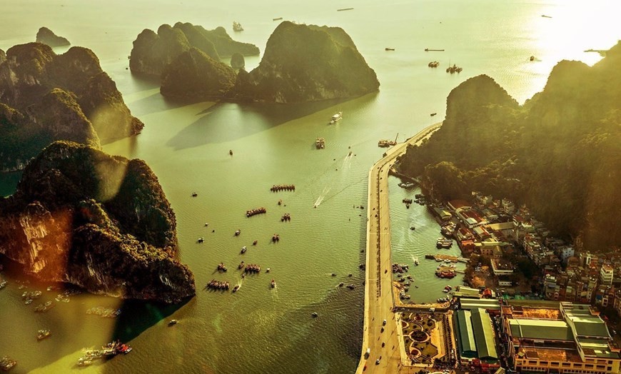 To see Halong Bay differently, a seaplane tour is a unique opportunity worth checking out. (Photo: VNA)