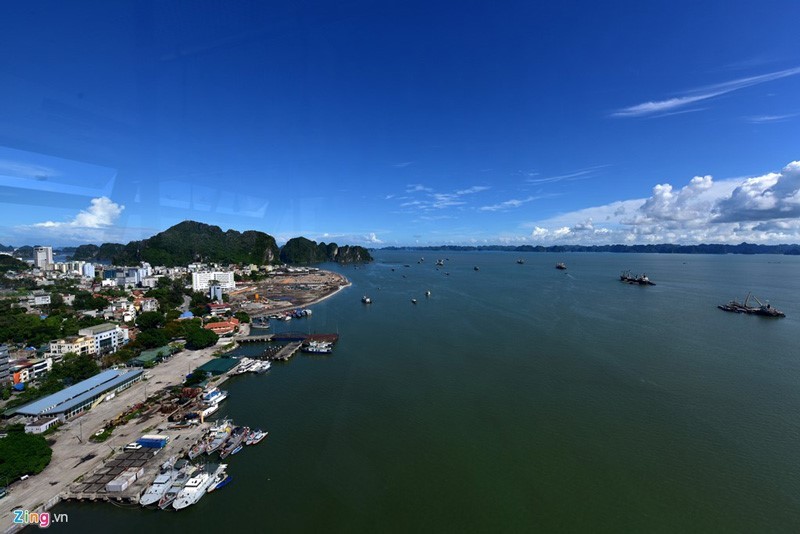 Queen Telpher is also a great way to get the top Halong Bay viewpoint. (Photo: Zing.vn)
