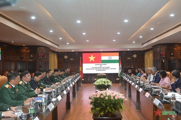 Vietnam, India to tighten friendship between the two peoples and armies. (Photo: VNA)