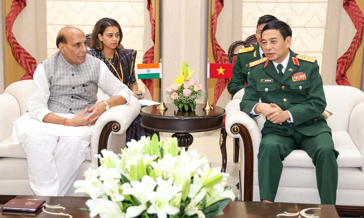 Minister of National Defence Gen. Phan Van Giang visits India