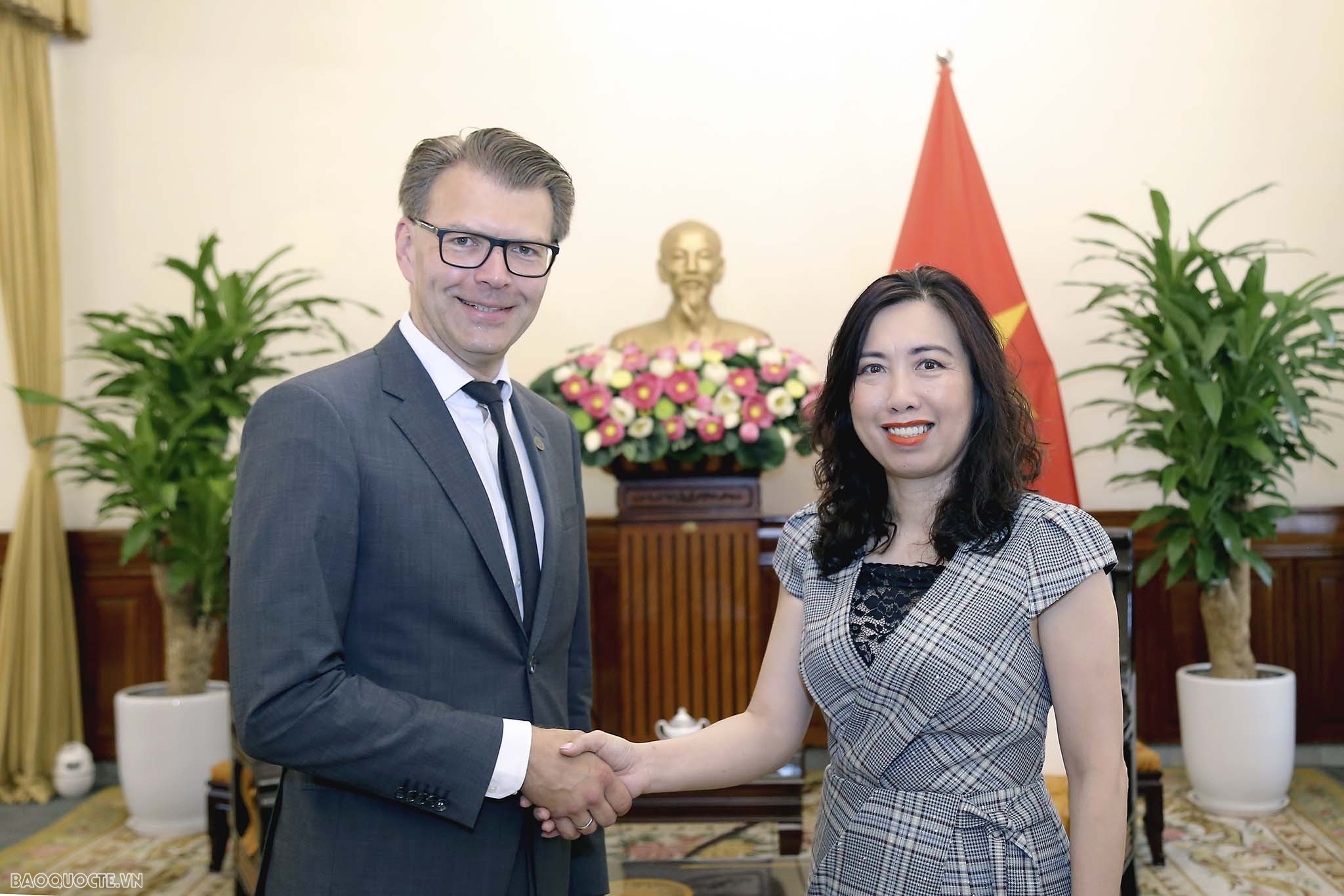 Review on external affairs from June 19-25: Enhancing Vietnam-RoK comprehensive cooperation; PM’s visit to China, attendance WEF Tianjin