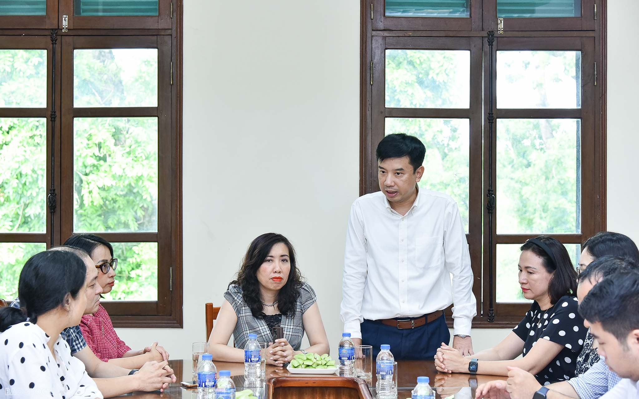 Thứ trưởng Ngoại giao L&ecirc; Thị Thu Hằng ch&uacute;c mừng B&aacute;o Thế giới & Việt Nam nh&acirc;n dịp 21/6