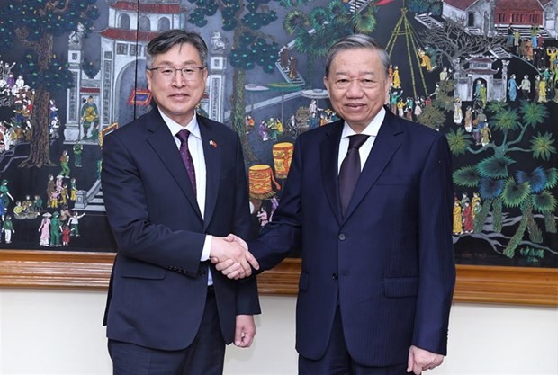 Minister of Public Security To Lam strengthens cooperation with RoK Coast Guard