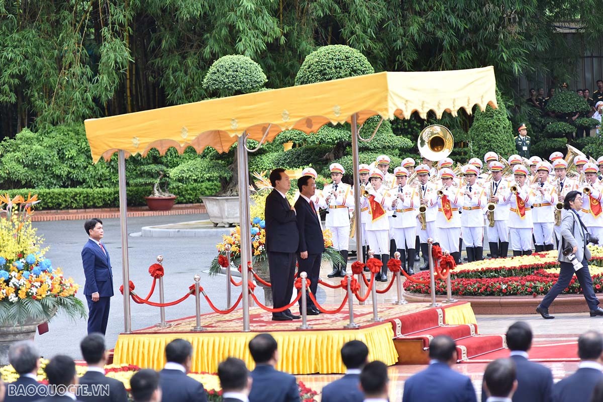 Official welcome ceremony held for RoK's President in Hanoi