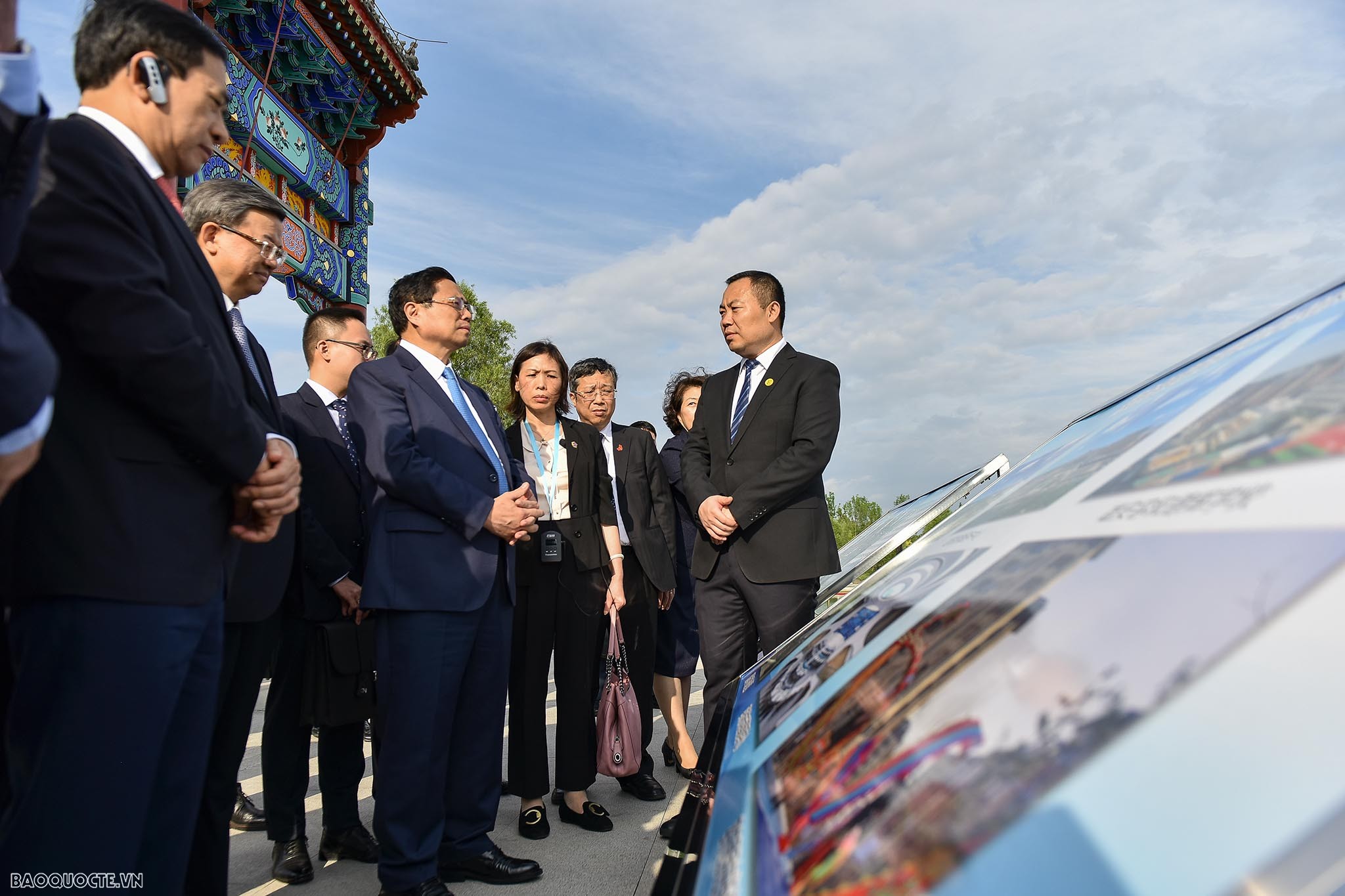 Prime Minister Pham Minh Chinh visits China’s Xiong'an New Area