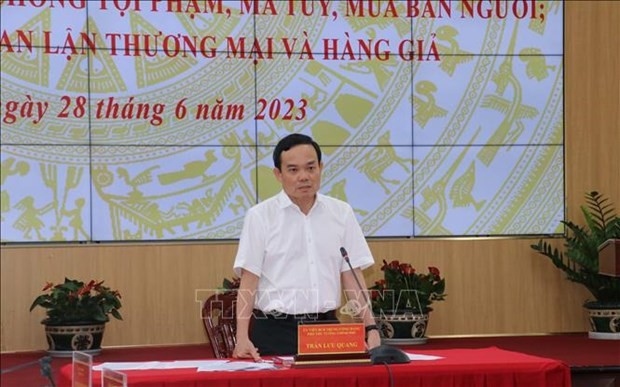 Deputy PM directs fight against IUU, smuggling, drug trafficking in Mekong Delta