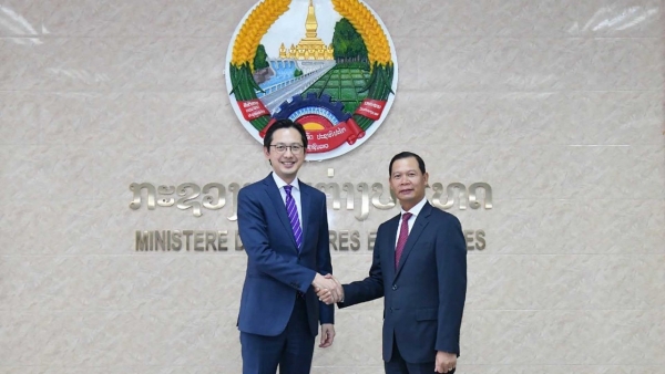 Vietnam, Laos Foreign Ministries hold 8th Political Consultation in Vientiane